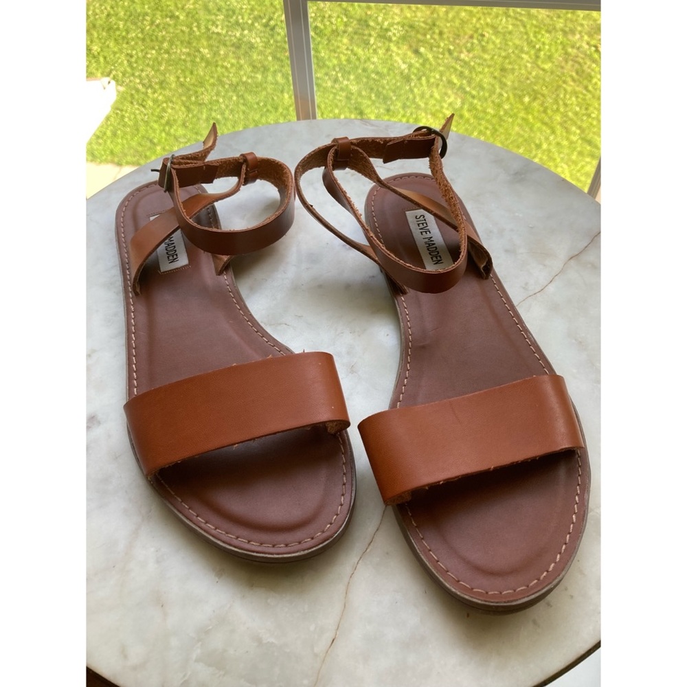 Steve Madden,tan Leather sandals.Great condition